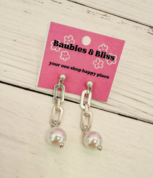 Chic Look Pearl & Chain Earrings