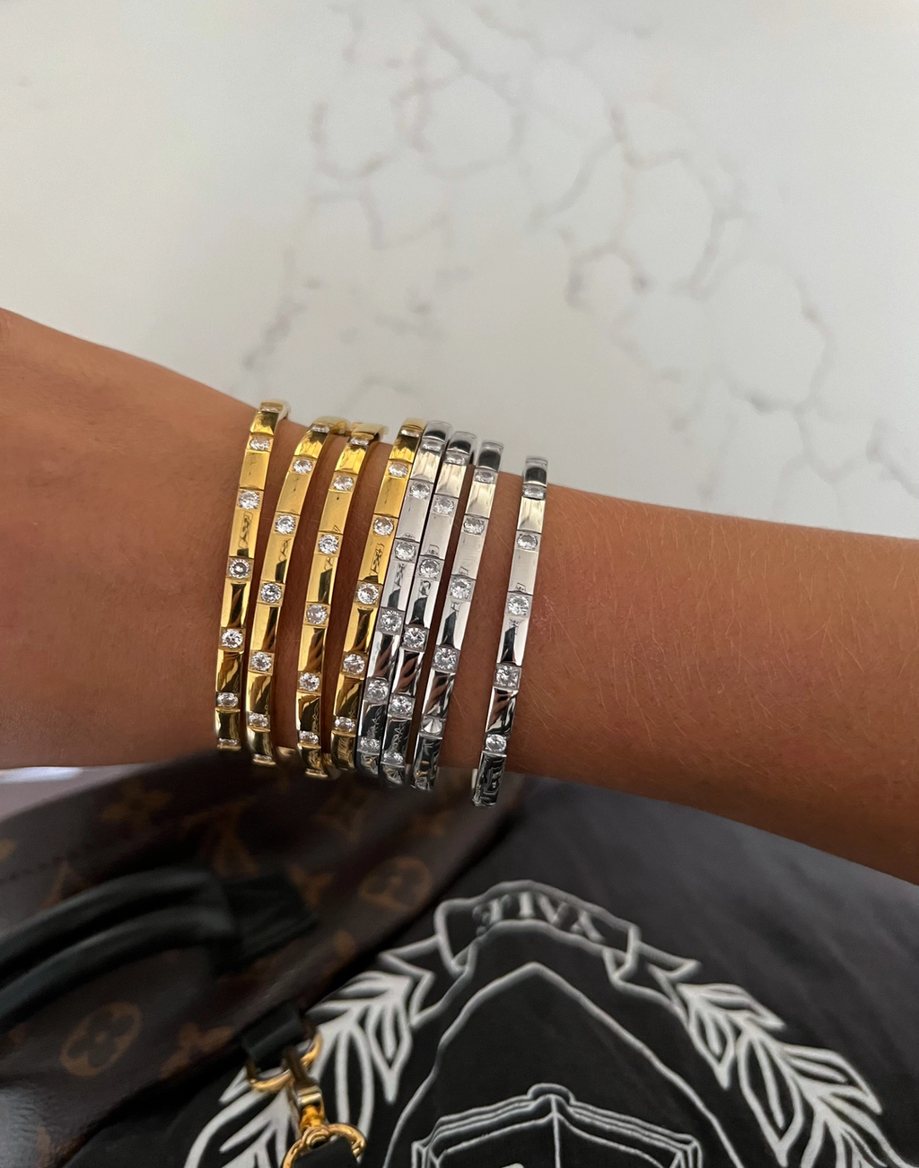 The Jamie - Simple Bling Chansutt Pearls Bangle Bracelet