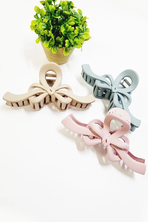 Matte Cutesy Bow Hair Claw Clip