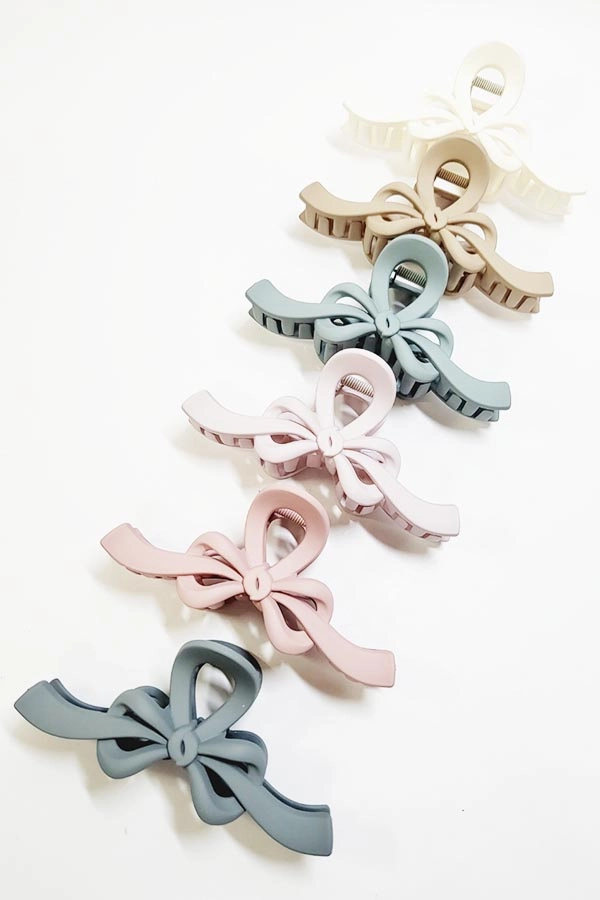 Matte Cutesy Bow Hair Claw Clip